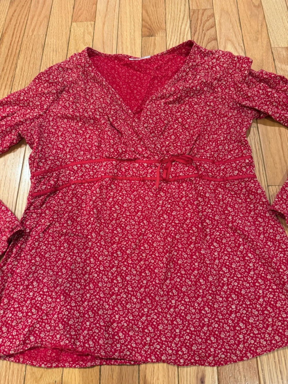 Women's Red Floral Long-Sleeve V-Neck Babydoll Bow Top Size S - Picture 3 of 7